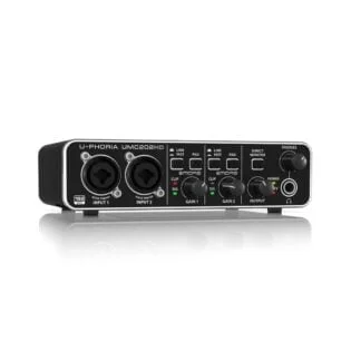 BEHRINGER UMC202HD